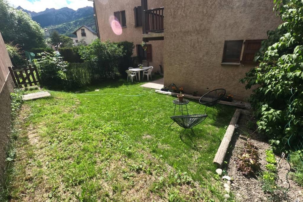 Briancon, Appartement Avec Jardin Et Terrasse. Exteriör bild